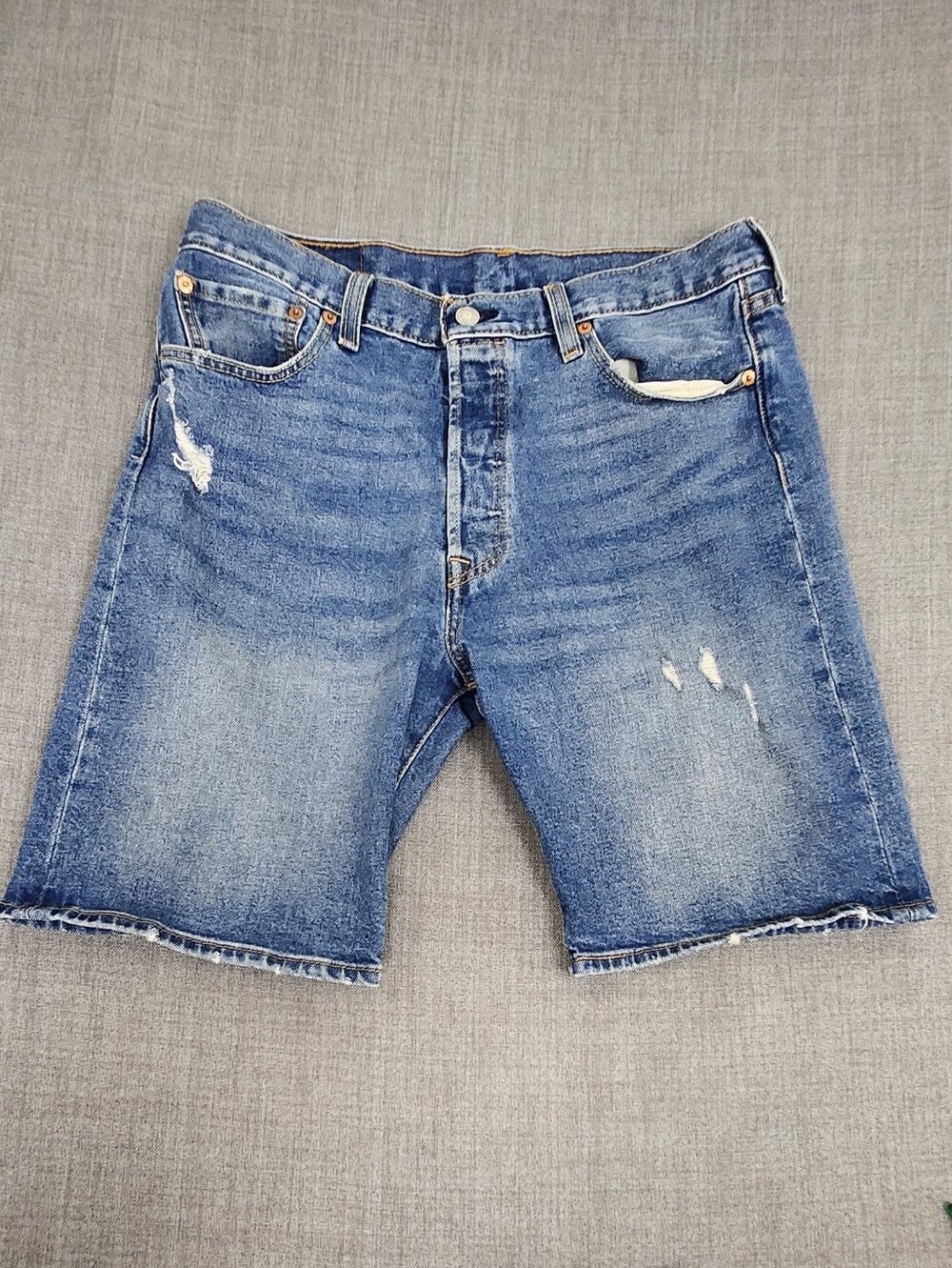 Levis 501 Distressed Style Denim Jean Shorts. 34